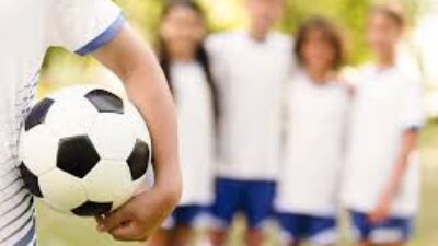 Strategi Tim Sepak Bola Mengoptimalkan Young Prospect Dengan Mentoring Pemain Senior Profesional