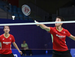 Teknik Return Smash Badminton: Cara Mengarahkan Bola Smash Menjadi Netting