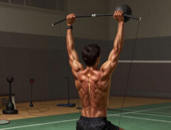 Cara Melatih Kekuatan Otot Punggung agar Pukulan Overhead Lebih Bertenaga