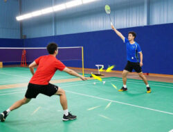 Strategi Menghadapi Lawan Badminton Yang Memiliki Postur Tubuh Lebih Tinggi Besar